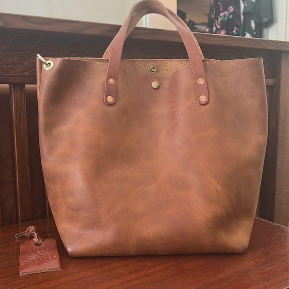 ♥️ KMM & Co Leather Tote in Distressed Ochre - Picture 13 of 15